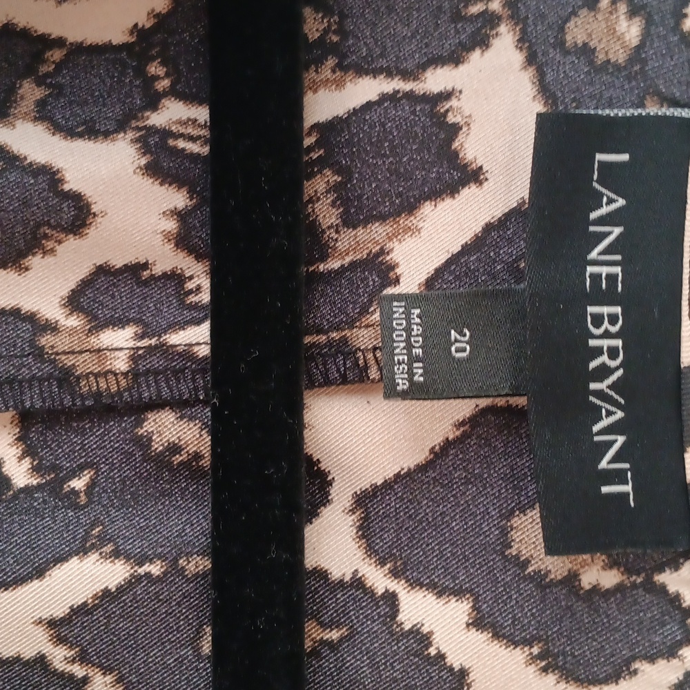 Beutiful Leopard print dress with belt - Picture 5 of 8